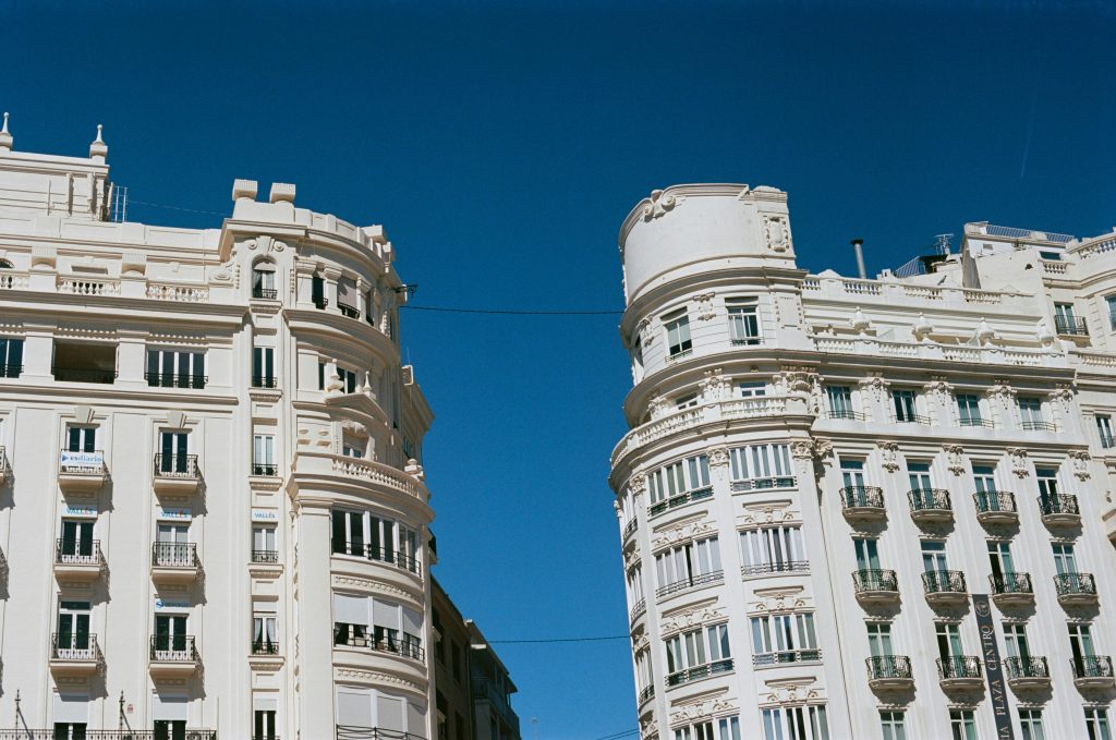 regulacion usos terciarios hoteleros PGOU Valencia