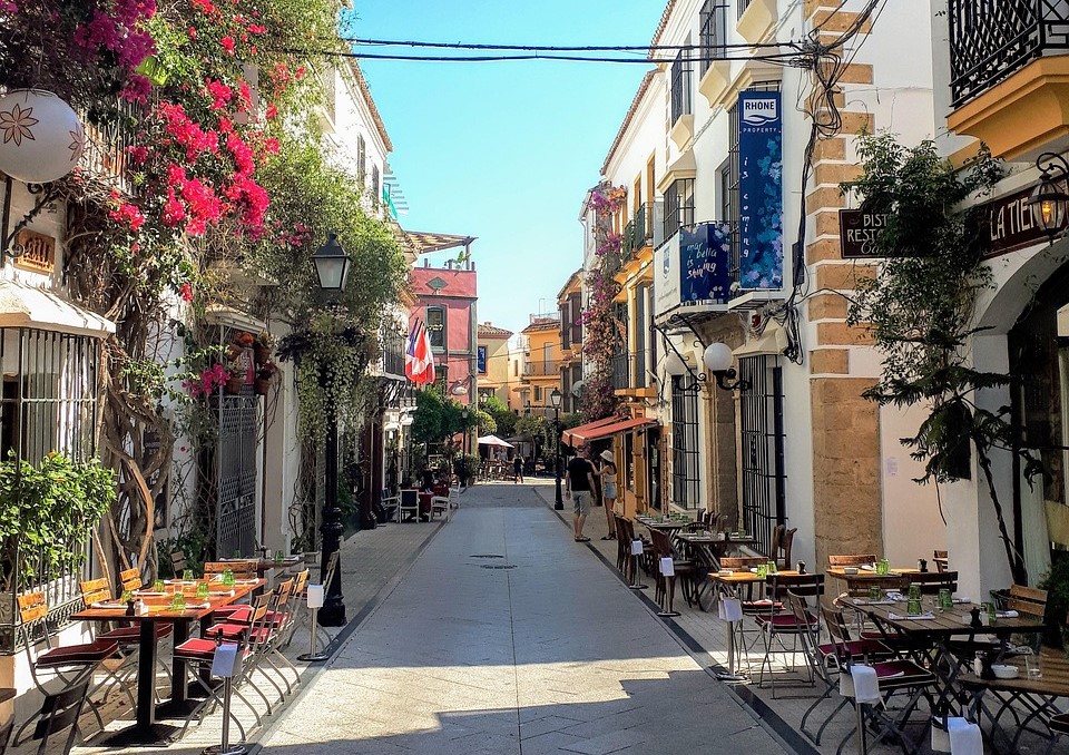 Marbella impulsa la colaboración público-privada en licencias urbanisticas