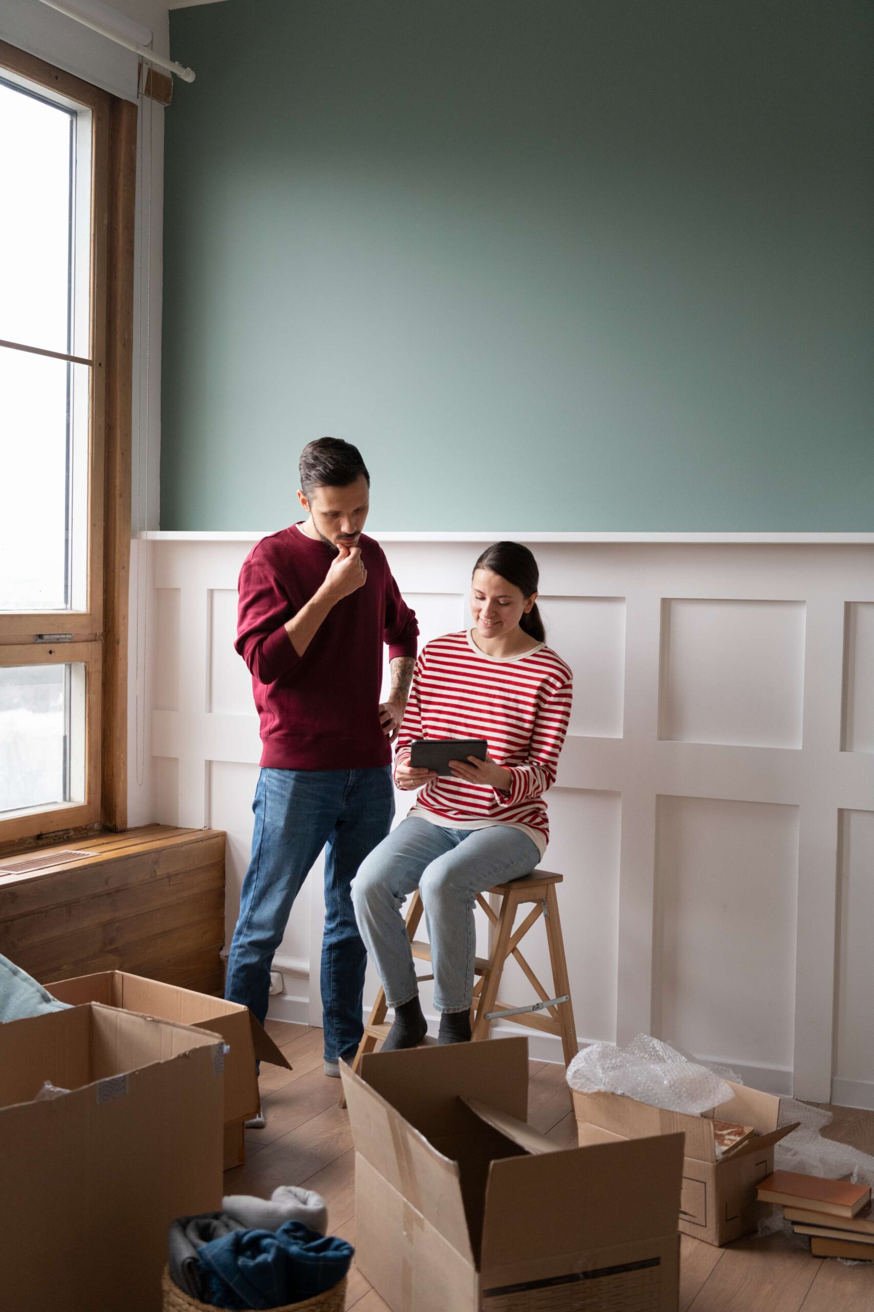 Lo mismo de antes con el popup en la sección de ‘Empieza tu obra’ El formulario al fondo no tiene todos los campos necesarios